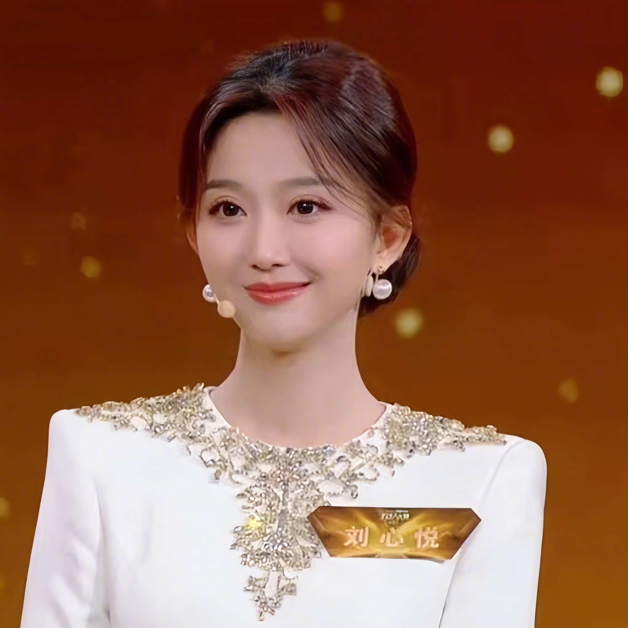 央视2026年春晚主持人阵容公布 刘心悦首次亮相主舞台